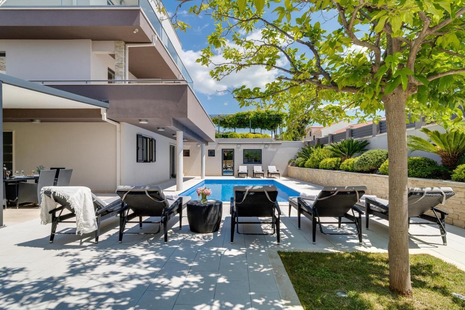 Luxury Villa Lucas With Heated Pool, Whirlpool, Sauna, 14 Pax Podstrana Extérieur photo