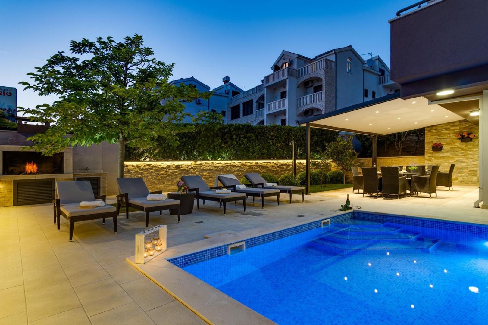 Luxury Villa Lucas With Heated Pool, Whirlpool, Sauna, 14 Pax Podstrana Extérieur photo