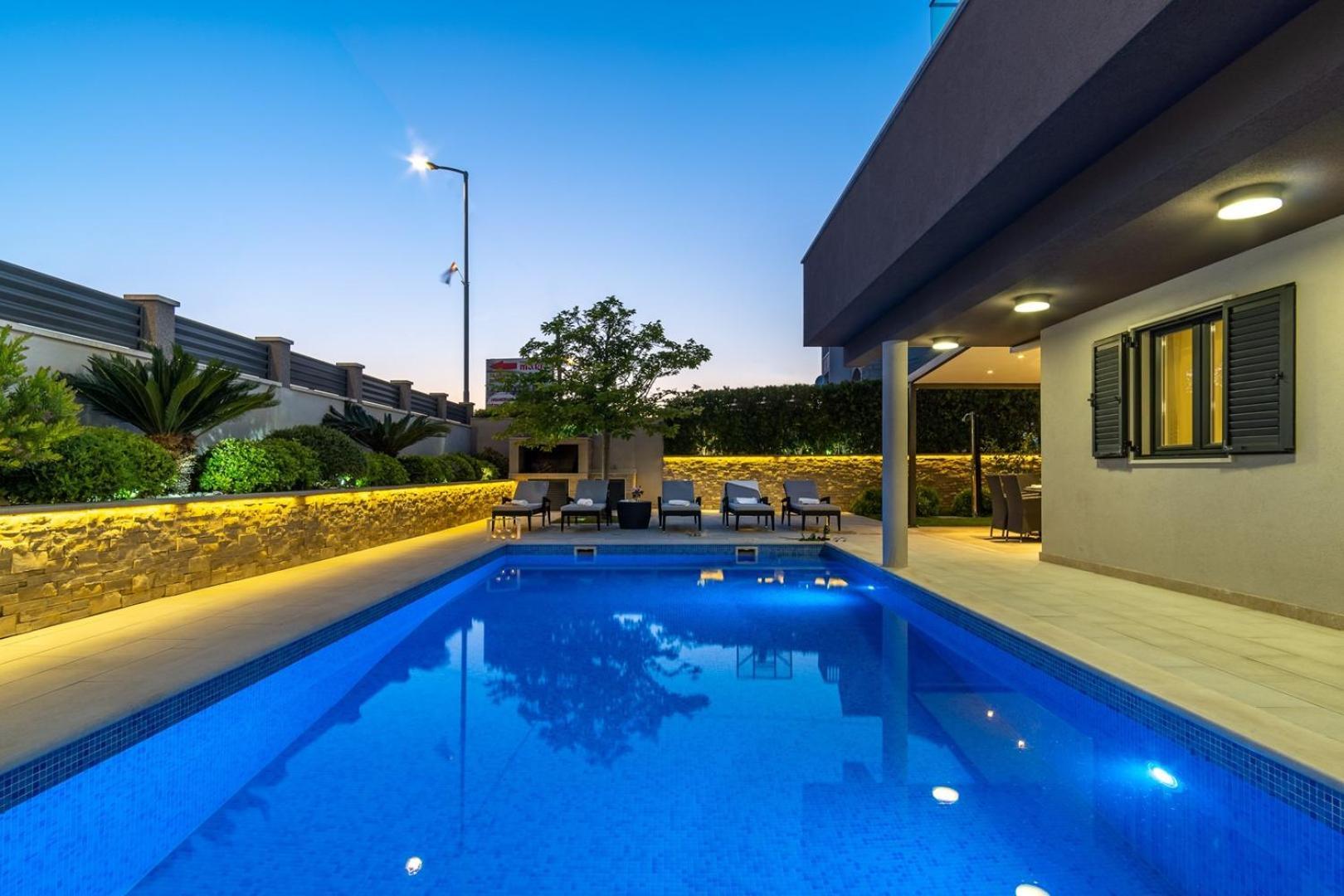 Luxury Villa Lucas With Heated Pool, Whirlpool, Sauna, 14 Pax Podstrana Extérieur photo