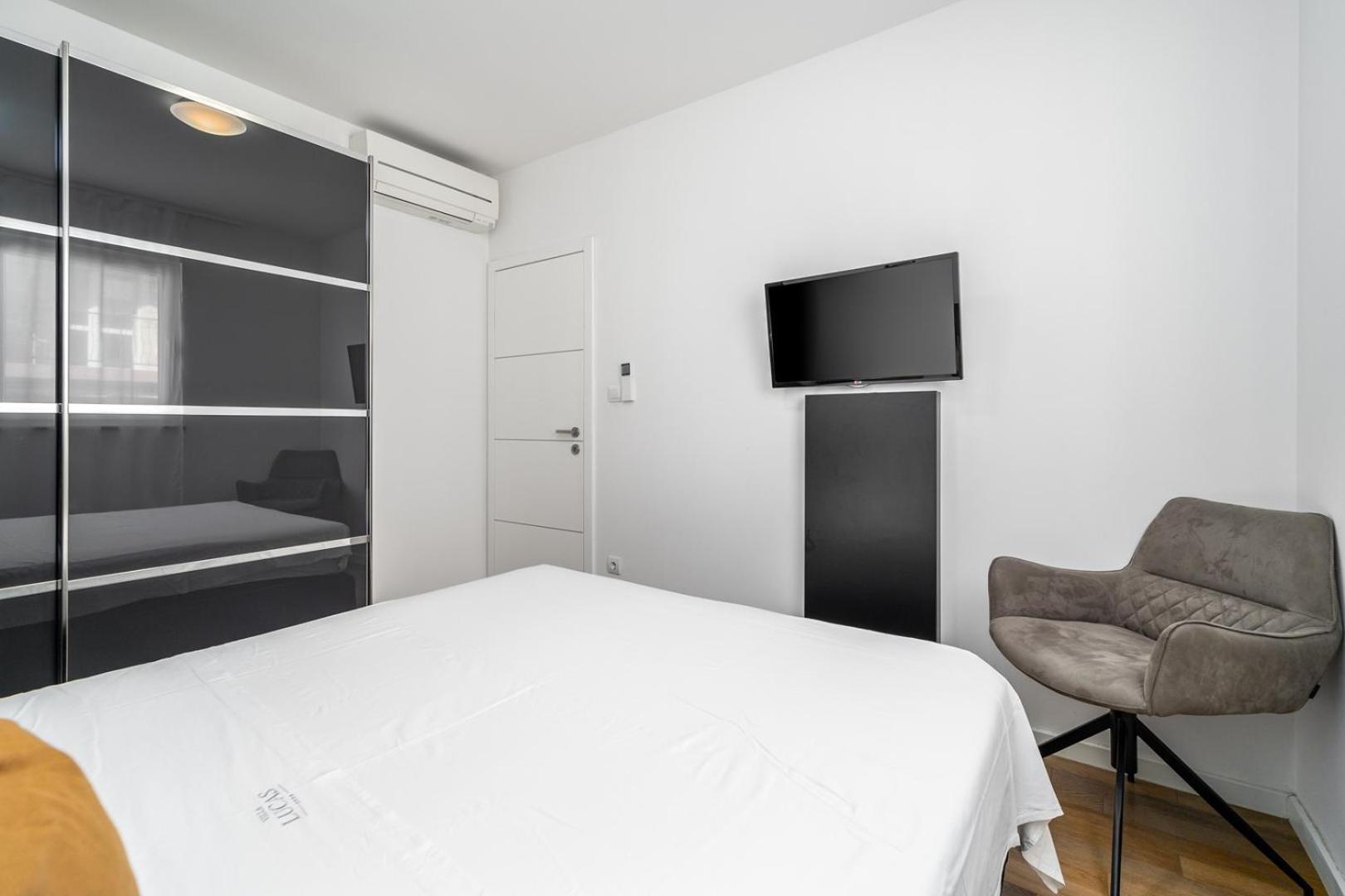 Luxury Villa Lucas With Heated Pool, Whirlpool, Sauna, 14 Pax Podstrana Extérieur photo