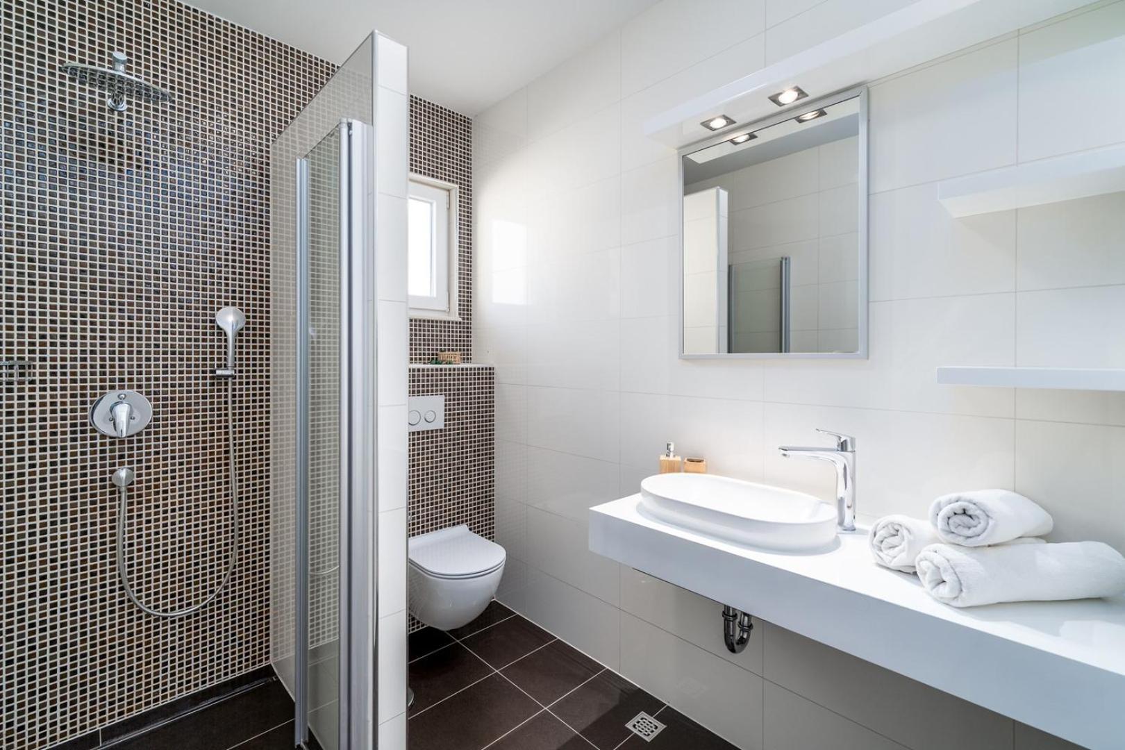 Luxury Villa Lucas With Heated Pool, Whirlpool, Sauna, 14 Pax Podstrana Extérieur photo