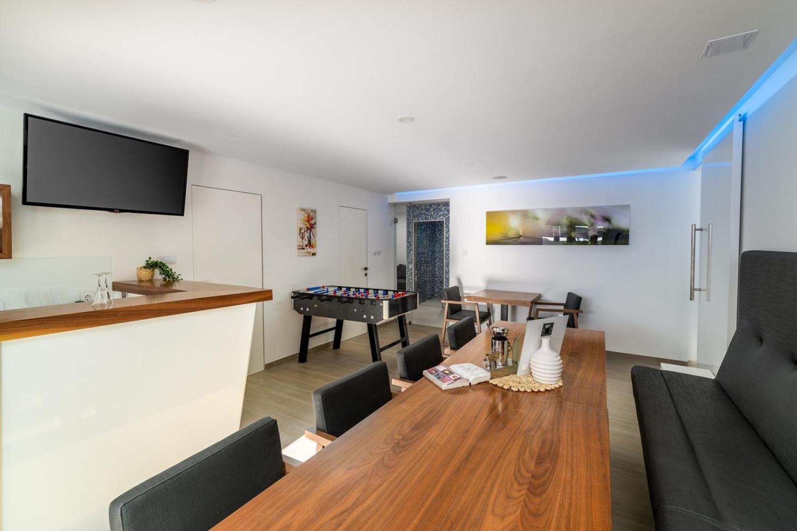 Luxury Villa Lucas With Heated Pool, Whirlpool, Sauna, 14 Pax Podstrana Extérieur photo